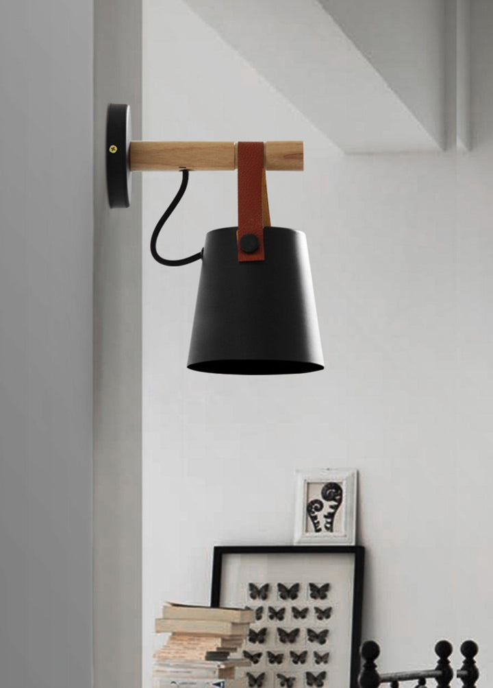 Konische Wandleuchte aus Holz - Skandinavischer Stil