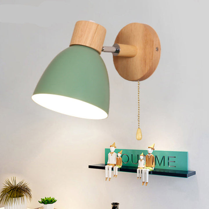 Skandinavische Wandlampe aus Holz für jedes Interieur