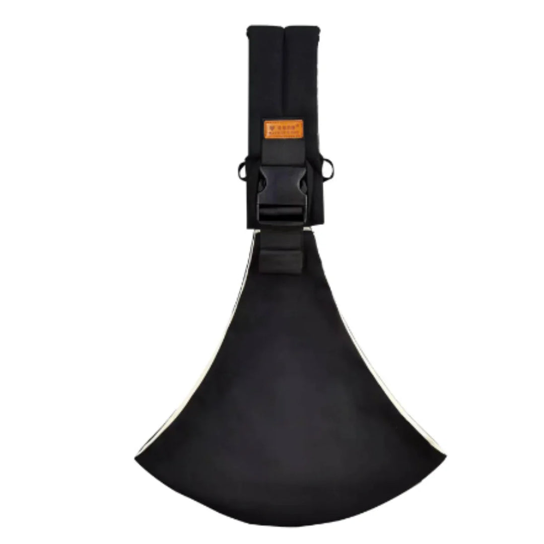Anpassbare Babytrage in Grau, ergonomisches Design, verstellbare Schnallen, unterstützt Rücken, vielseitige Trageoptionen.