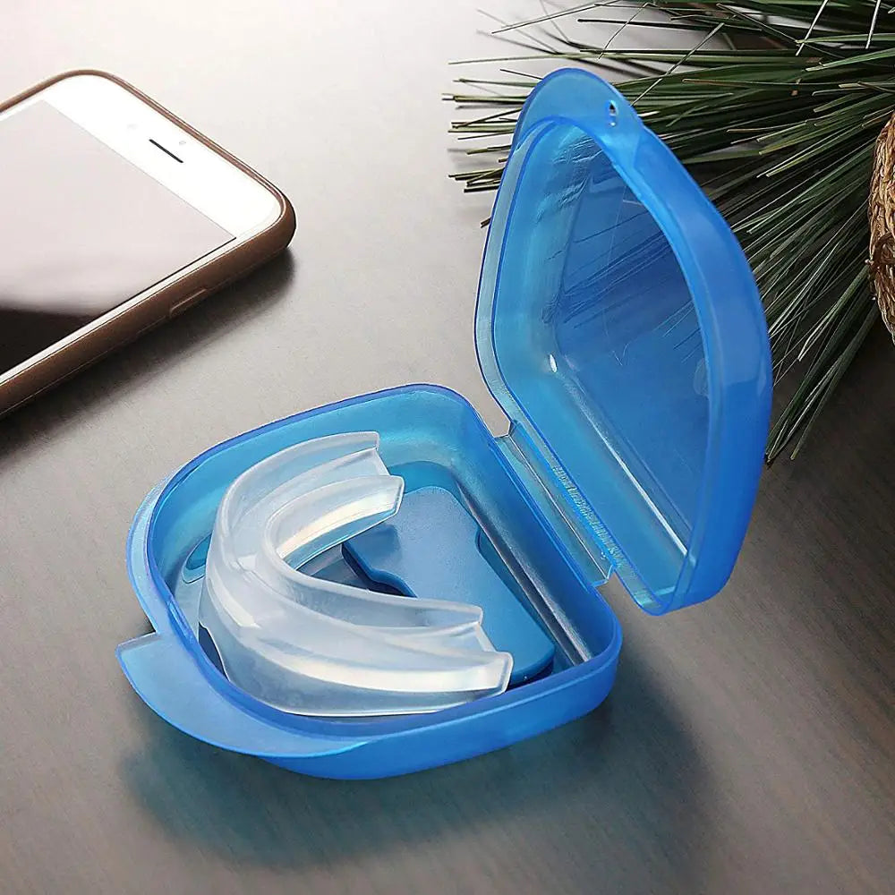 "Anti-Schnarch-Mundschutz aus weichem Silikon, durchsichtig, ergonomisches Design für nächtlichen Zahn- und Schnarchschutz."