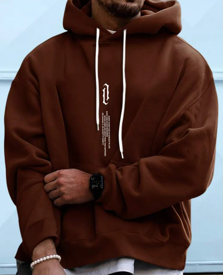 Bequemer Herren-Hoodie aus weichem, nachhaltigem Material in modernem Design mit stilvollen Details, ideal für den Alltag.