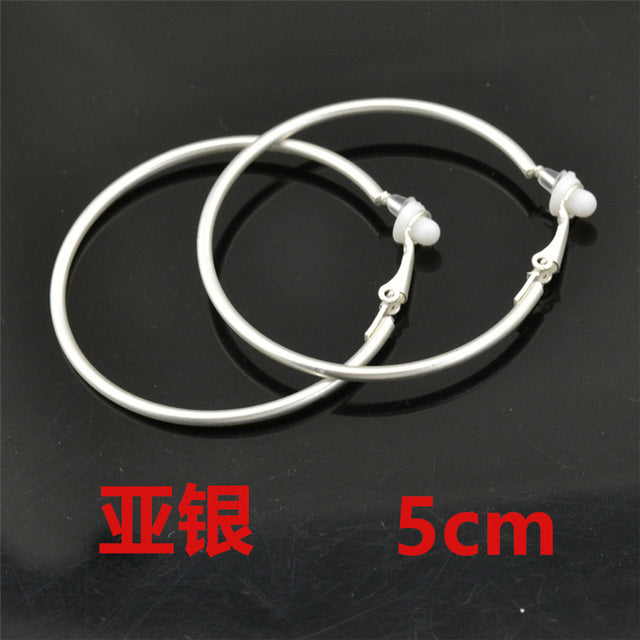 Silberne Clip-Ohrringe, 5 cm, ohne Piercing, klassischer Stil, runde Form.