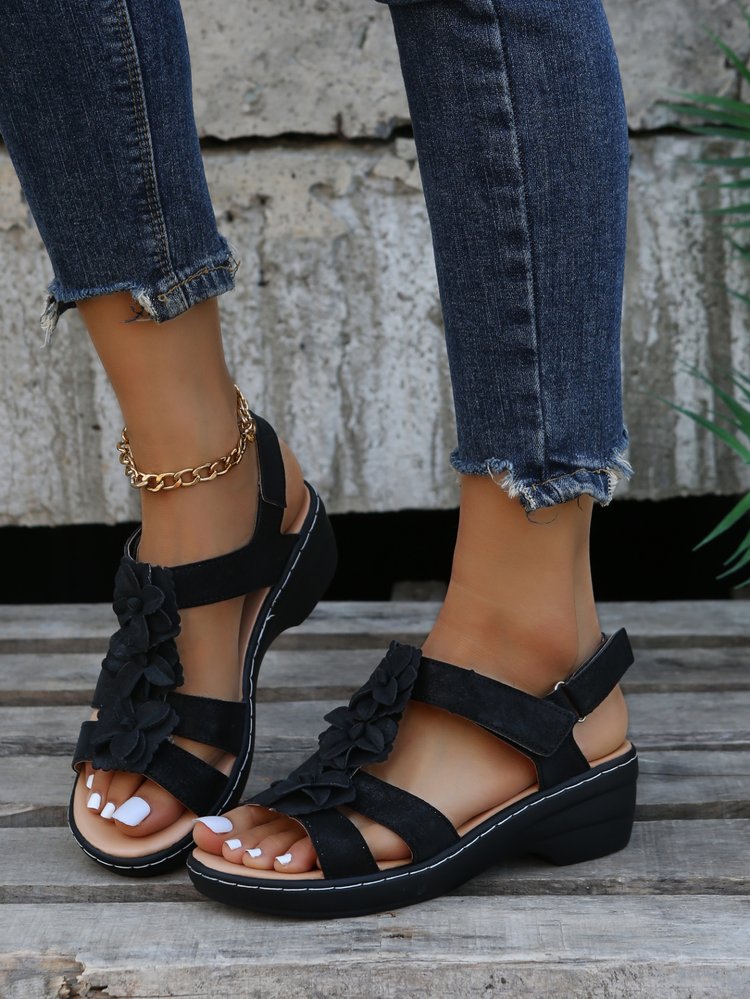 "Damen Freizeitsandalen, ergonomisch, komfortabel, mit extragroßer Sohle und weichem Material für Stabilität und Stil."