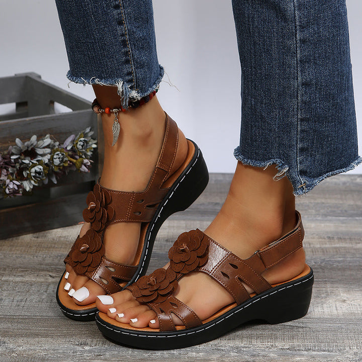 "Damen Freizeitsandalen, ergonomisch, komfortabel, mit extragroßer Sohle und weichem Material für Stabilität und Stil."