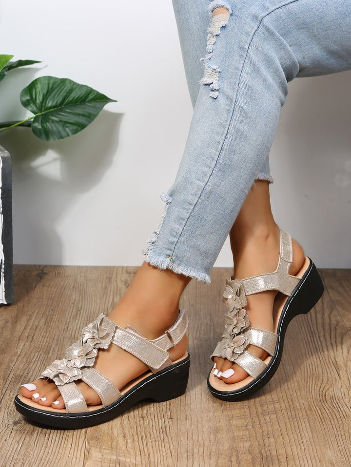 "Damen Freizeitsandalen, ergonomisch, komfortabel, mit extragroßer Sohle und weichem Material für Stabilität und Stil."