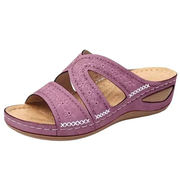 Damen-Ledersandalen mit ergonomischer Fußstütze, elastischem Design, ultraweicher Sohle und rutschfestem Halt.