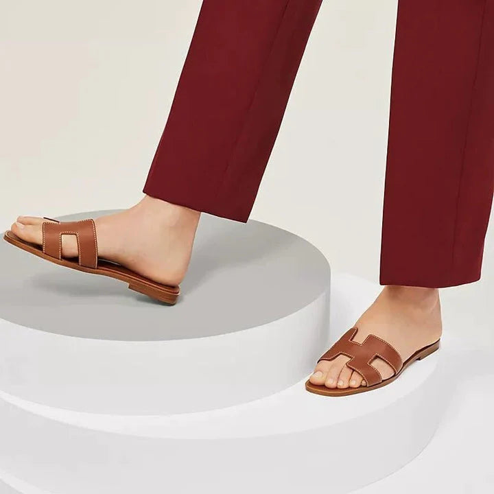 "Damen Luxussandalen, elegant mit ergonomischem Design, zeitlos stilvoll, ideal für besondere Anlässe, maximaler Komfort."