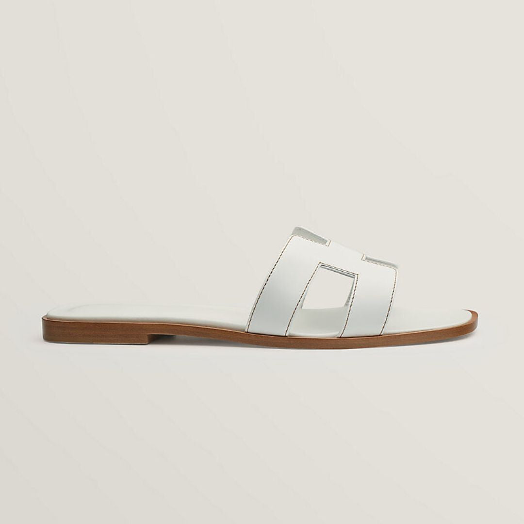 "Damen Luxussandalen, elegant mit ergonomischem Design, zeitlos stilvoll, ideal für besondere Anlässe, maximaler Komfort."