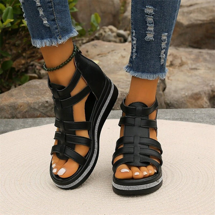 "Damen-Strasssandalen mit Keilabsatz in Weiß zeigen Glamour und Komfort mit funkelnden Strassdetails und offenem Design."