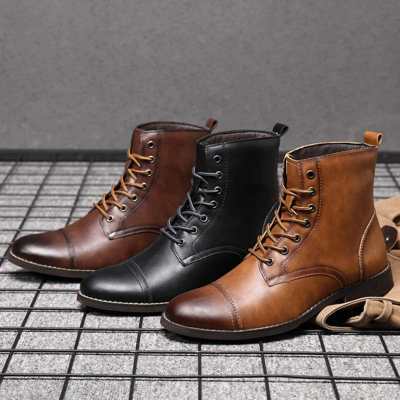 "Damenlederstiefel robust elegant verschiedene Farben, auf Stuhl in modischem Design. Ideal für jeden Look und Anlass."