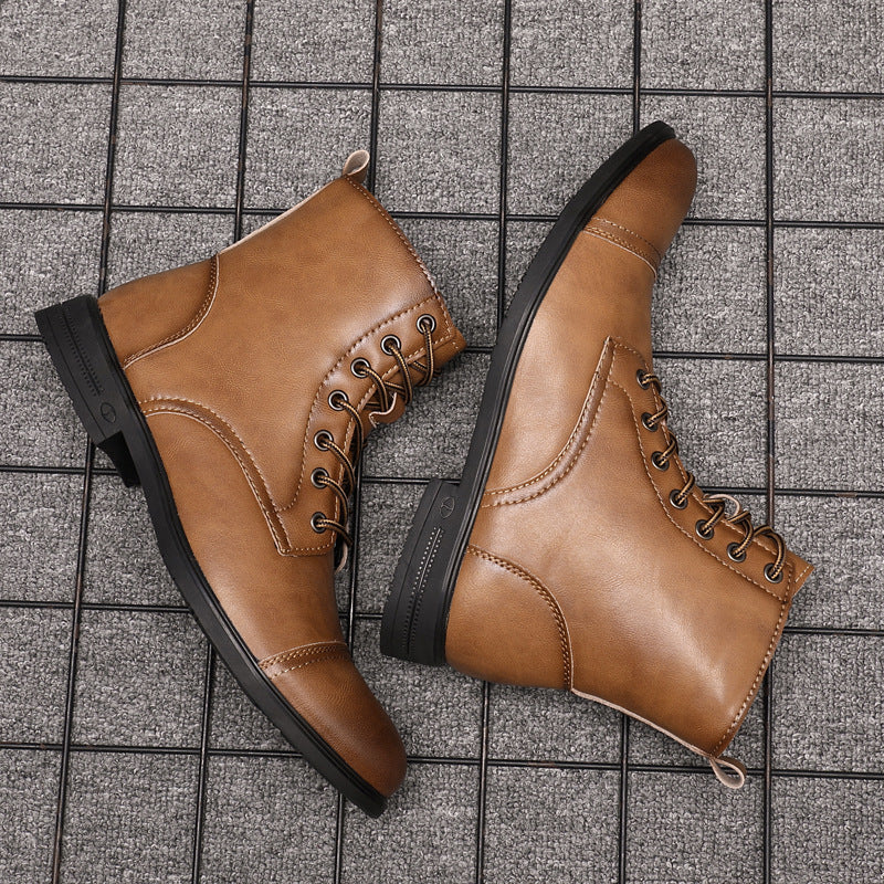 "Damenlederstiefel robust elegant verschiedene Farben, auf Stuhl in modischem Design. Ideal für jeden Look und Anlass."