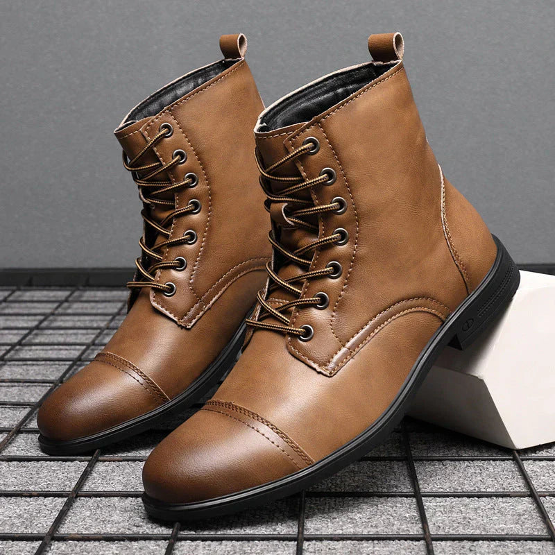"Damenlederstiefel robust elegant verschiedene Farben, auf Stuhl in modischem Design. Ideal für jeden Look und Anlass."