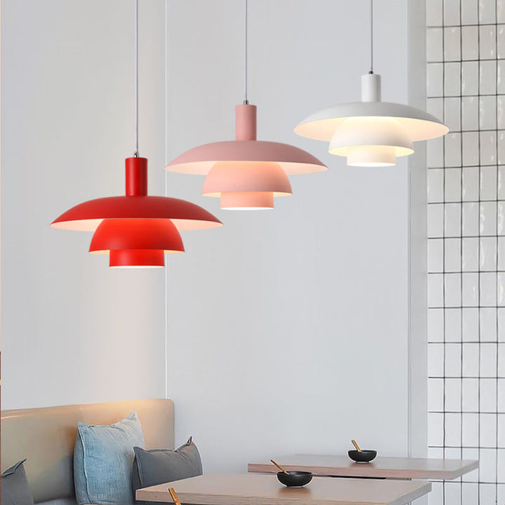 "Dänische Design-Hängeleuchte aus Metall und Glas, skandinavisches, minimalistisches Design, ideal für Essbereiche."