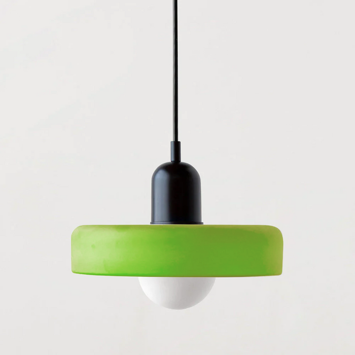 "Deckenleuchte skandinavischer Stil, handgefertigt, minimalistisches Design, gläserner Lampenschirm, elegante Beleuchtung."