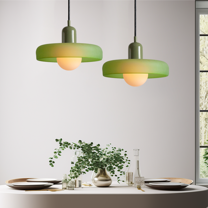 "Deckenleuchte skandinavischer Stil, handgefertigt, minimalistisches Design, gläserner Lampenschirm, elegante Beleuchtung."
