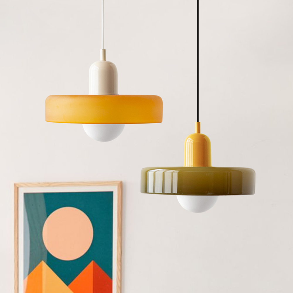 "Deckenleuchte skandinavischer Stil, handgefertigt, minimalistisches Design, gläserner Lampenschirm, elegante Beleuchtung."