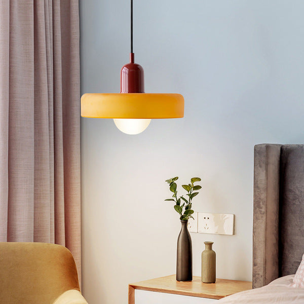 "Deckenleuchte skandinavischer Stil, handgefertigt, minimalistisches Design, gläserner Lampenschirm, elegante Beleuchtung."