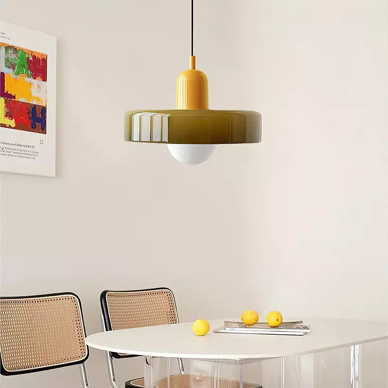"Deckenleuchte skandinavischer Stil, handgefertigt, minimalistisches Design, gläserner Lampenschirm, elegante Beleuchtung."