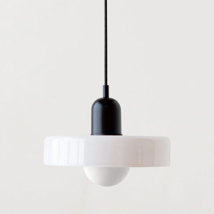 "Deckenleuchte skandinavischer Stil, handgefertigt, minimalistisches Design, gläserner Lampenschirm, elegante Beleuchtung."