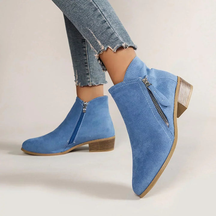 "Dolores Damen Lederstiefel orthopädisch, elegant hellbraun, bequem, modisch für Alltag und Anlässe."