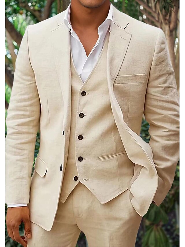 "Dreiteiliges Herren-Leinen-Set in klassischem Design - Blazer, Weste, Hose aus hochwertiger Leinenmischung, eleganter Look."