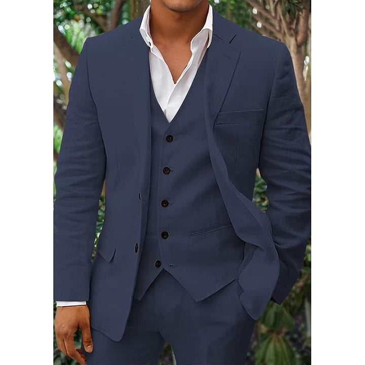 "Dreiteiliges Herren-Leinen-Set in klassischem Design - Blazer, Weste, Hose aus hochwertiger Leinenmischung, eleganter Look."
