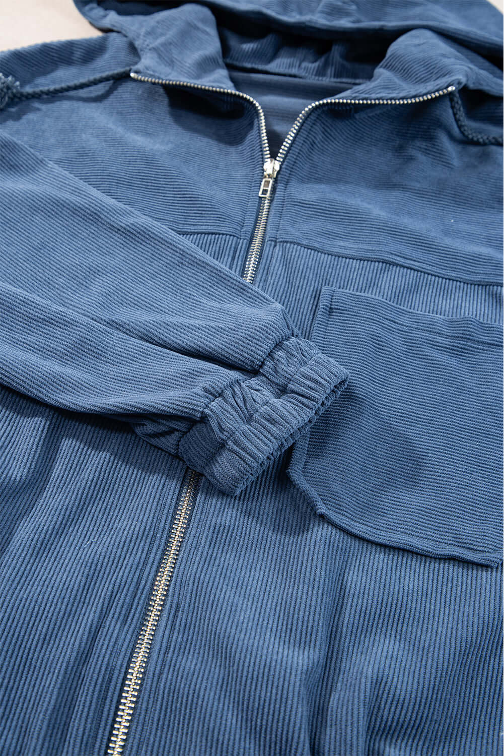 Blaugrüne Cordjacke mit Kapuze & Kordelzug
