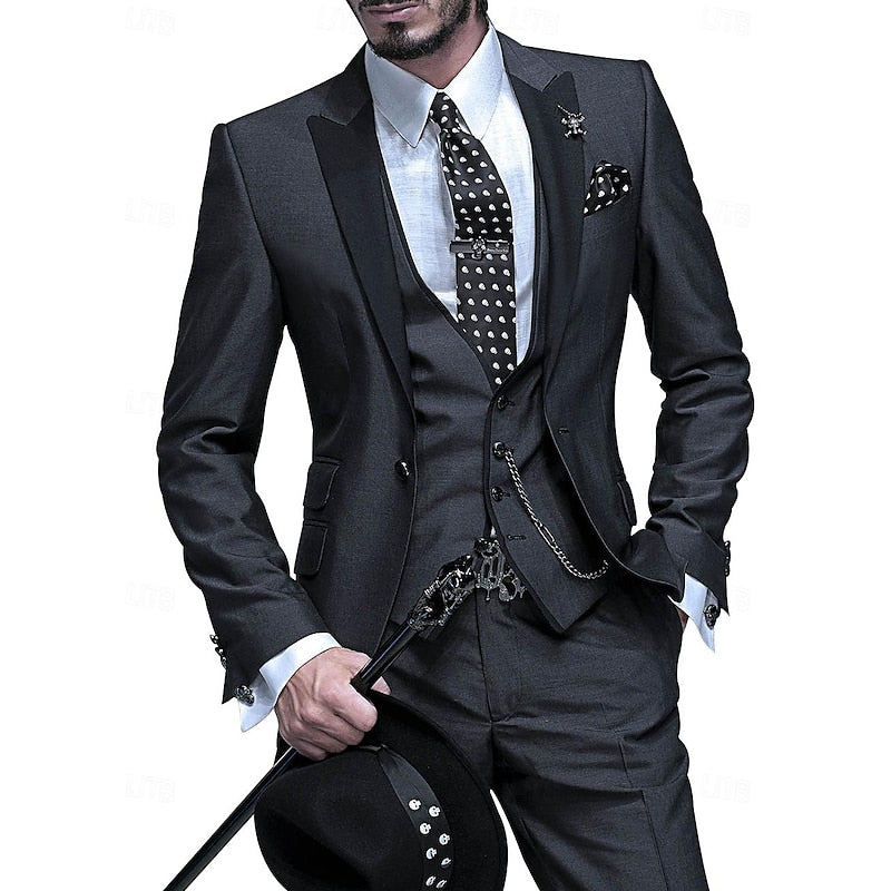 "Eike Anzug 3-teilig: eleganter Blazer, ärmellose Weste, passende Hose, ideal für formelle Anlässe."
