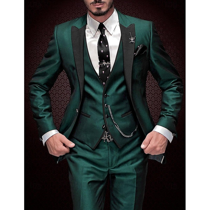 "Eike Anzug 3-teilig: eleganter Blazer, ärmellose Weste, passende Hose, ideal für formelle Anlässe."