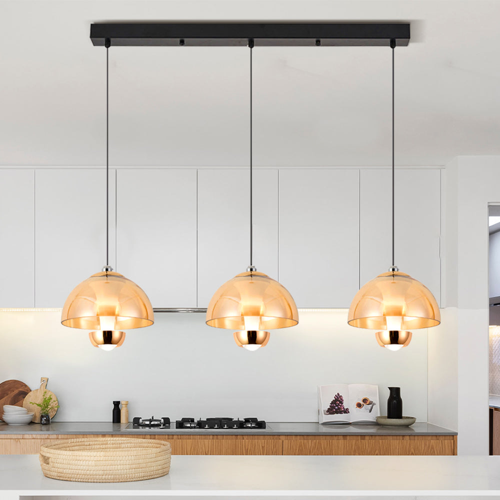 "Elegante 3-flammige Hängeleuchte mit bernsteinfarbenen Glasschirmen, ideal für moderne Küchen und Esszimmer, nordischer Stil