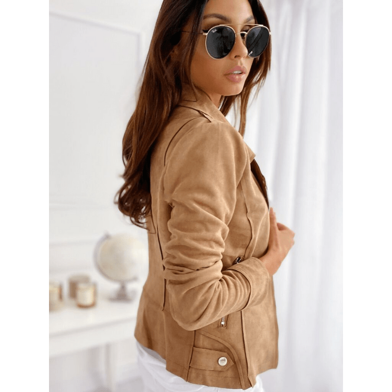 Elegante Bikerjacke für Damen in klassischem Vintage-Stil, schmeichelhafte Passform und vielseitig kombinierbar.