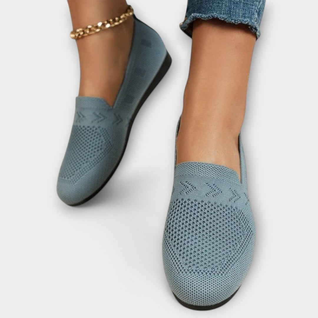 Elegante blaue Lederloafers für Damen, vielseitig und stilvoll, ideal für Büro oder besondere Anlässe.