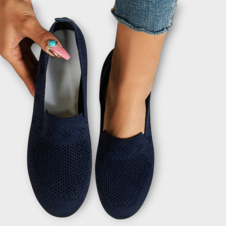 Elegante blaue Lederloafers für Damen, vielseitig und stilvoll, ideal für Büro oder besondere Anlässe.