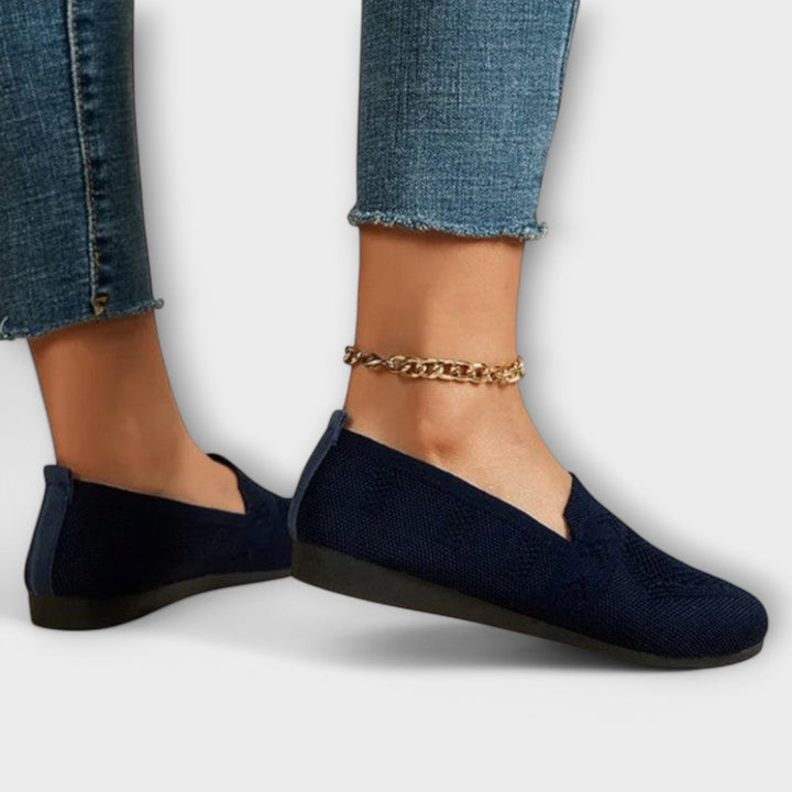 Elegante blaue Lederloafers für Damen, vielseitig und stilvoll, ideal für Büro oder besondere Anlässe.