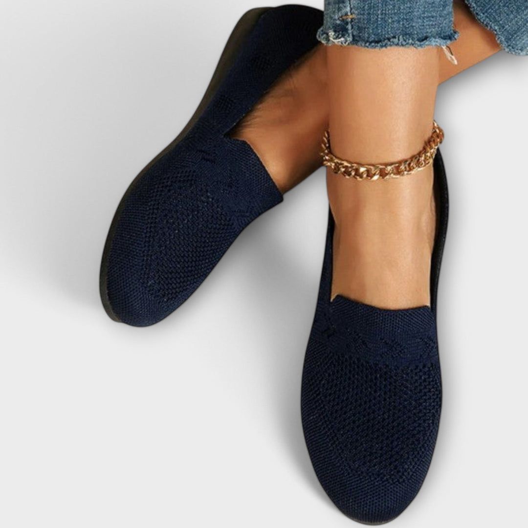 Elegante blaue Lederloafers für Damen, vielseitig und stilvoll, ideal für Büro oder besondere Anlässe.