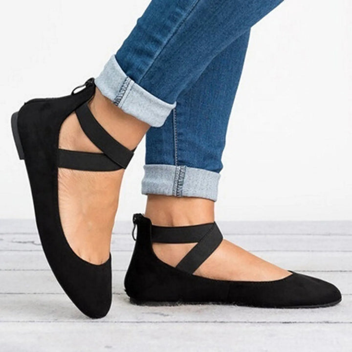 Elegante cremefarbene orthopädische Ballerinas mit elastischem Riemen, ideal für Komfort und stilbewusste Frauen.