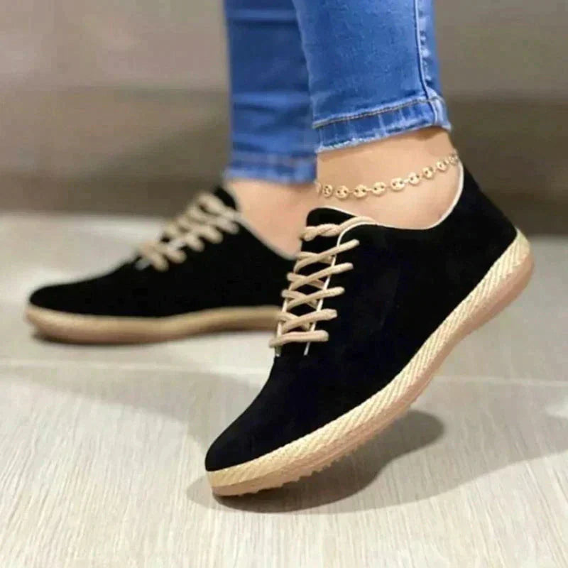 Elegante Damen-Flachschuhe in modischem Design mit flexibler Sohle und ergonomischer Passform für Komfort und Stil.