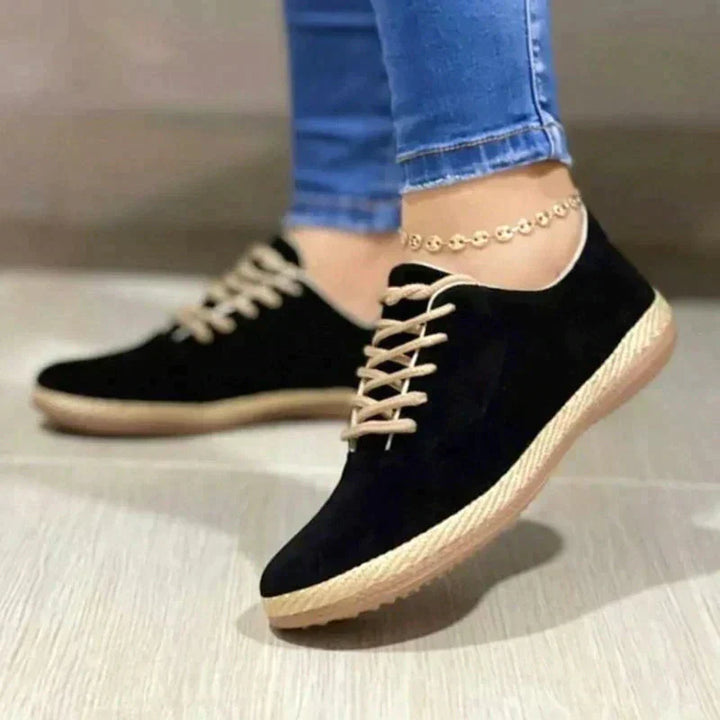 Elegante Damen-Flachschuhe in modischem Design mit flexibler Sohle und ergonomischer Passform für Komfort und Stil.