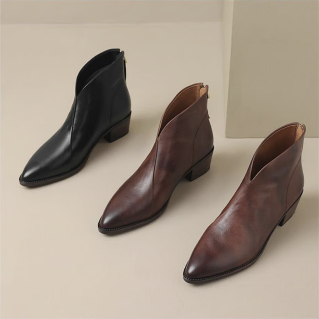 Elegante Damen Leder Stiefelette mit Blockabsatz, aus hochwertigem Echtleder, für stilvollen Komfort, rutschfeste Sohle.