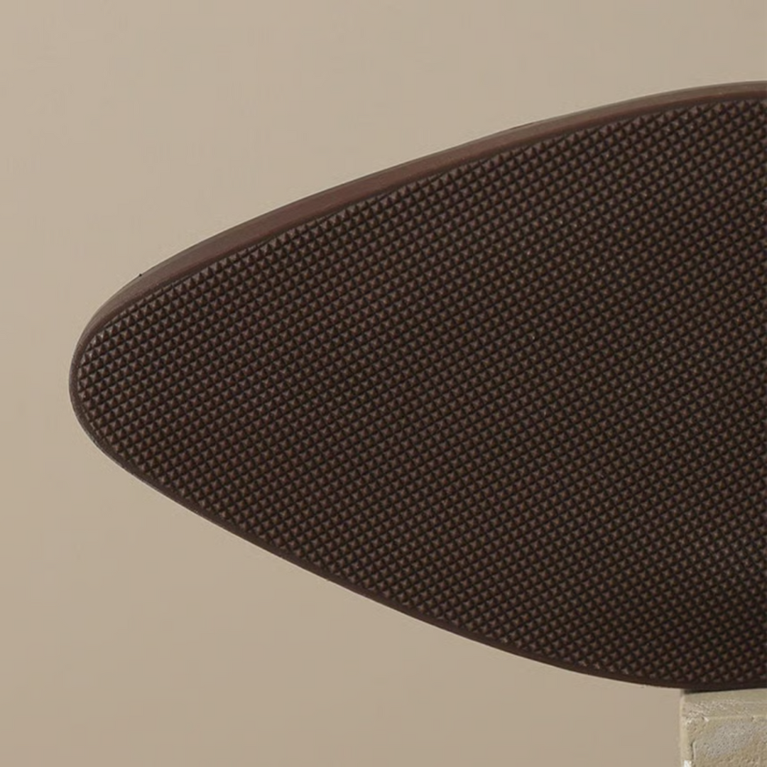 Elegante Damen Leder Stiefelette mit Blockabsatz, aus hochwertigem Echtleder, für stilvollen Komfort, rutschfeste Sohle.