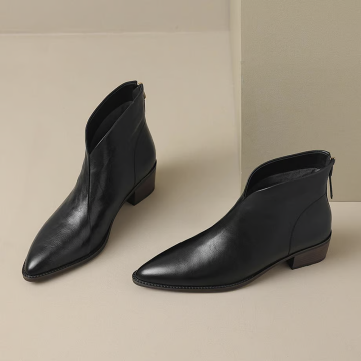 Elegante Damen Leder Stiefelette mit Blockabsatz, aus hochwertigem Echtleder, für stilvollen Komfort, rutschfeste Sohle.