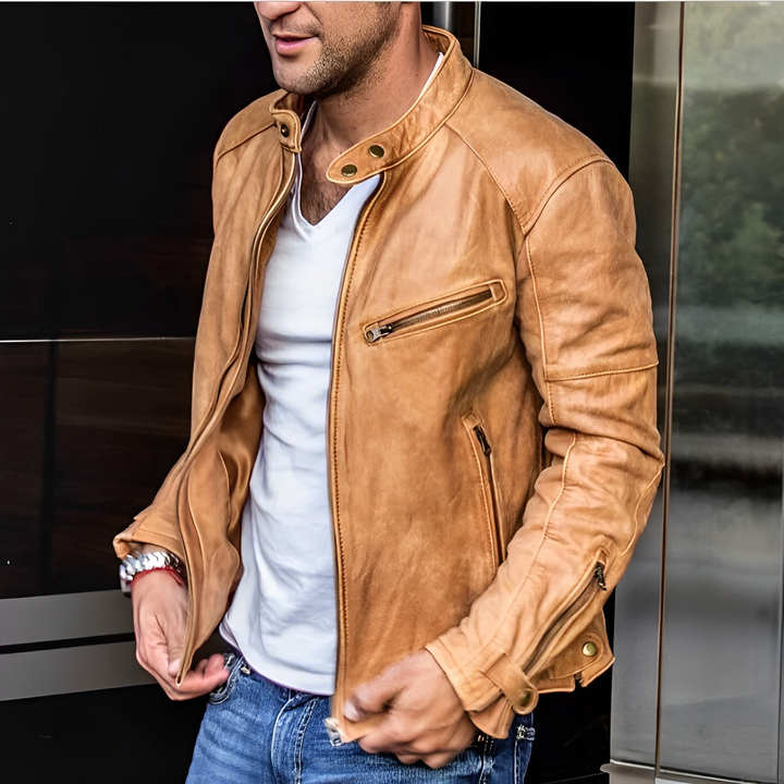 Elegante Damen-Lederjacke aus hochwertigem, bequemem Leder in klassischem Schnitt, perfekt für jede Jahreszeit.
