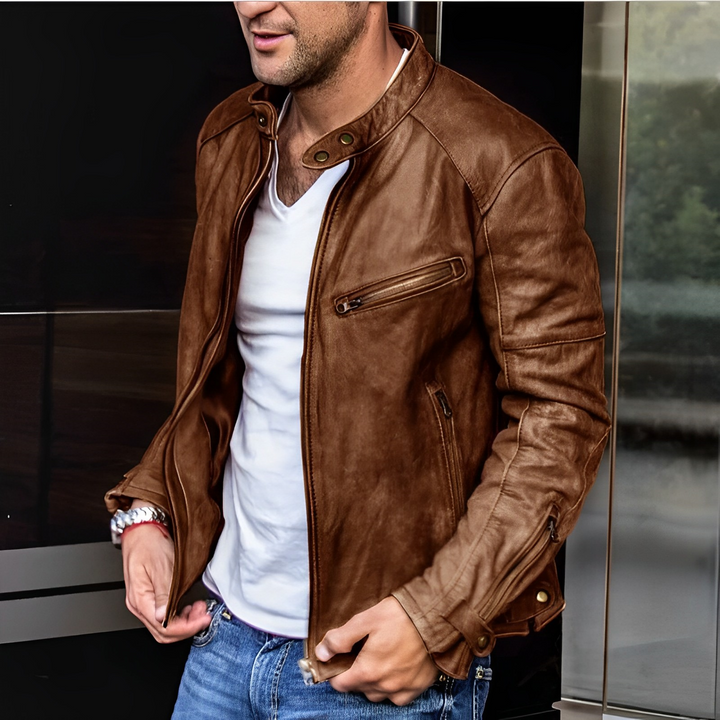 Elegante Damen-Lederjacke aus hochwertigem, bequemem Leder in klassischem Schnitt, perfekt für jede Jahreszeit.