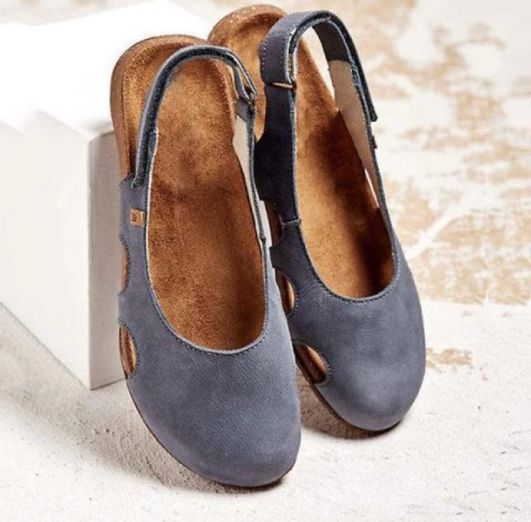 "Elegante Damen-Sandalen mit rutschfester Sohle und modernem Design, ideal für sommerliche Ausflüge."