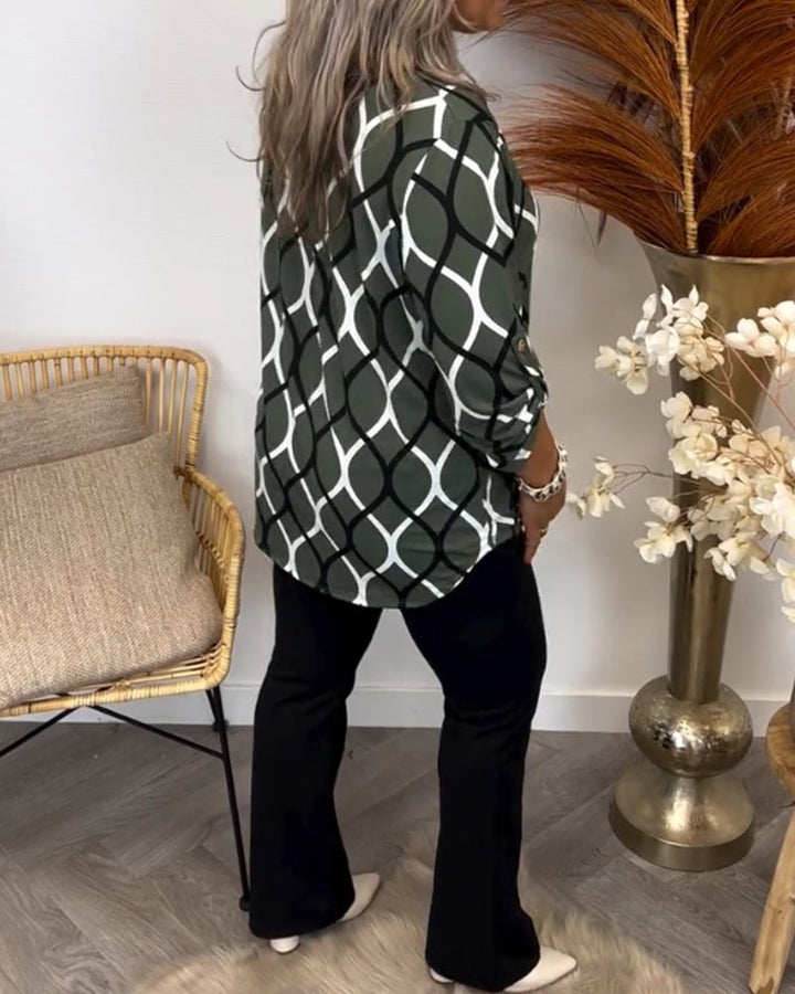 "Elegante Damenbluse mit geometrischem Muster, leichter Stoff, vielseitig für Anlässe, modernes Design, hoher Tragekomfort."