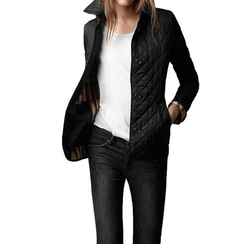 Elegante Damenjacke, zeitloses Design, hochwertige Verarbeitung, schmeichelnde Silhouette, modisch und vielseitig.