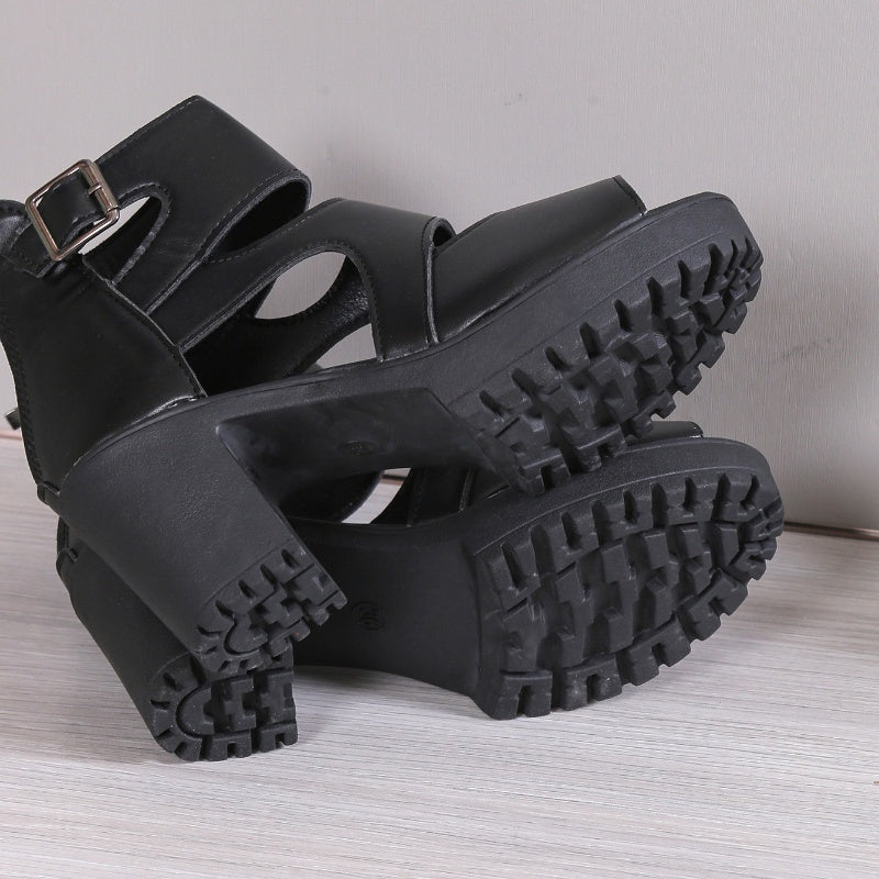 Elegante Damsandalen mit beiger Peep-Toe-Design, hohem Chunky-Absatz und verstellbarem Knöchelriemen aus PU-Leder.