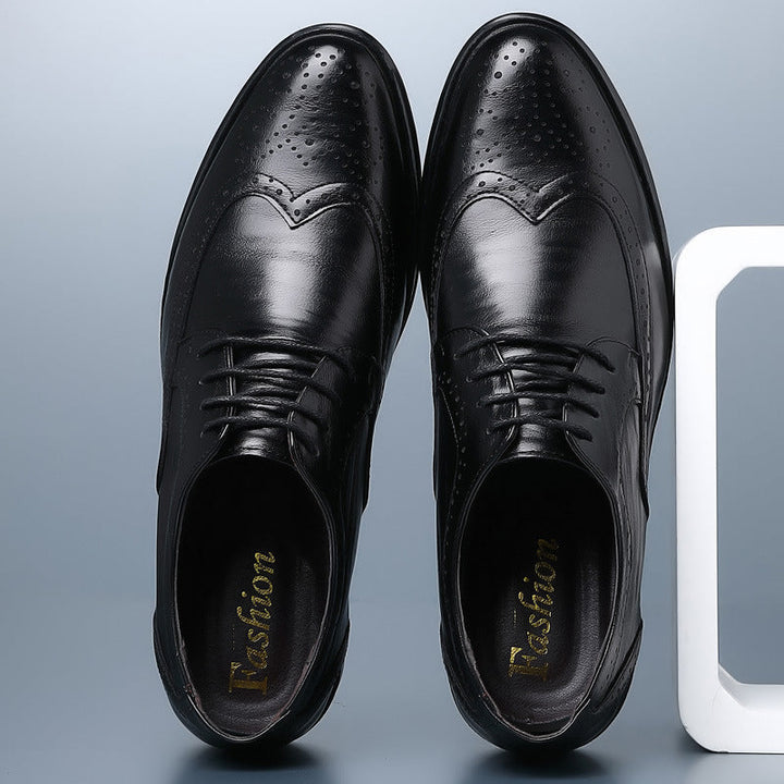 Elegante handgefertigte Herren Oxfords aus Kalbsleder, klassisches Design, perfekt für formelle Anlässe.