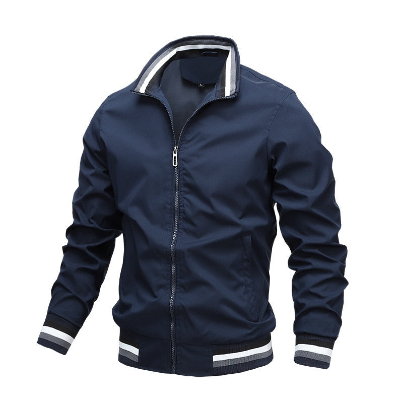 "Elegante Herren Bomberjacke in Dunkelblau, lässiger Stil, perfekt für den Übergang und vielseitig kombinierbar."