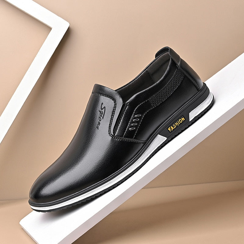"Elegante Herren-Lederschuhe in Schwarz aus hochwertigem Leder mit rutschfester Sohle und stilvollem Design für jeden Anlass.